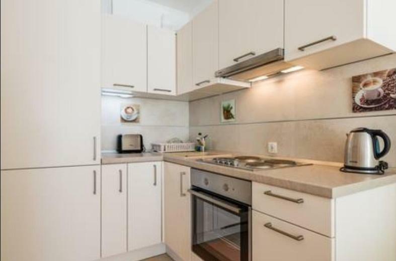Granny Mira Apartment โอมิช ภายนอก รูปภาพ